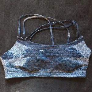 Lucy sports bra